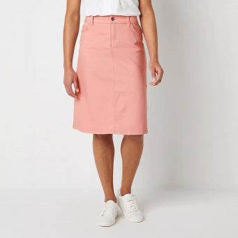 السراويل القصيرة والتنانير